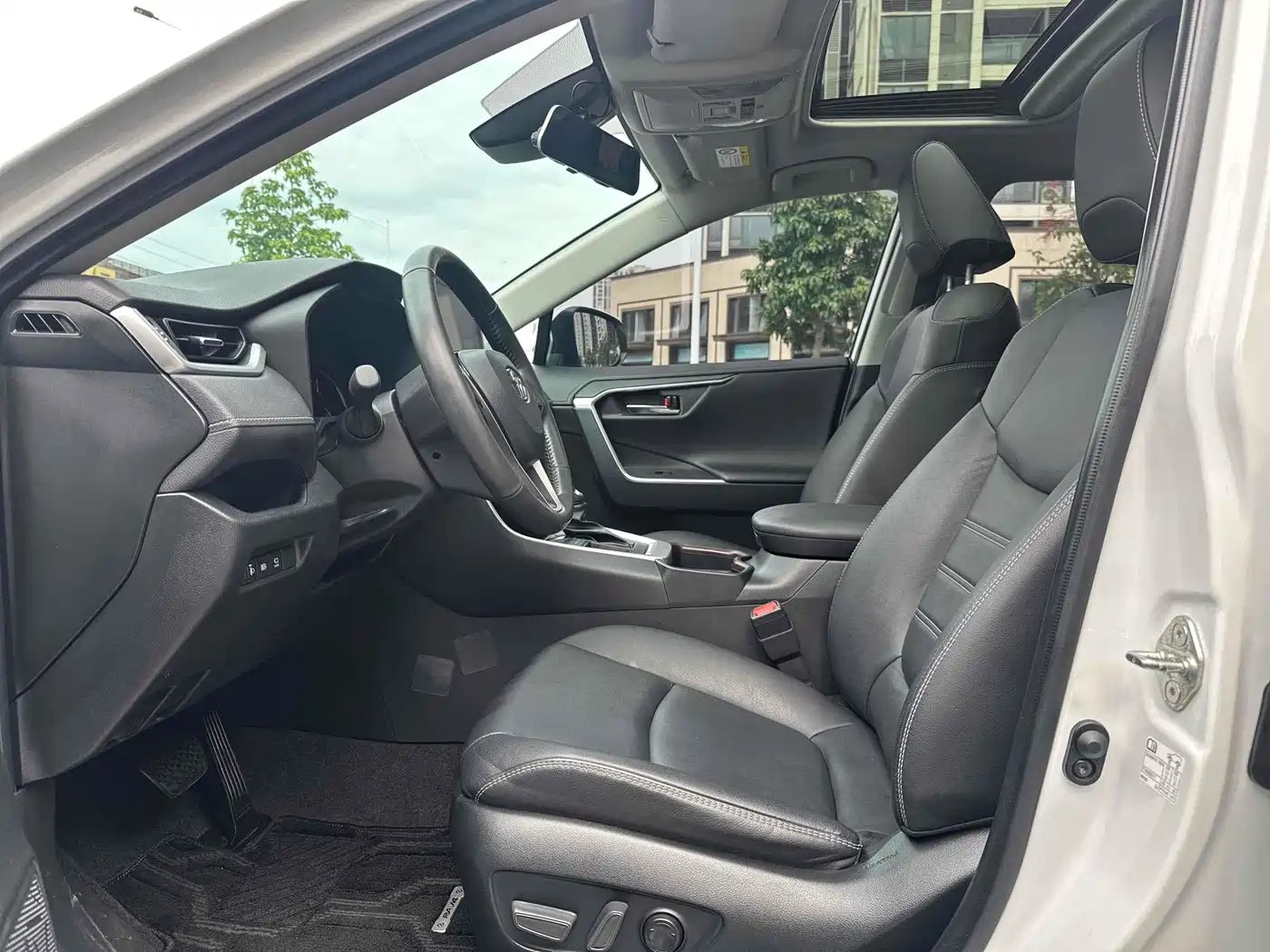 Toyota RAV4 Rongfang 2022 2.0L CVT 2WD Trend Plus Edition фото 5