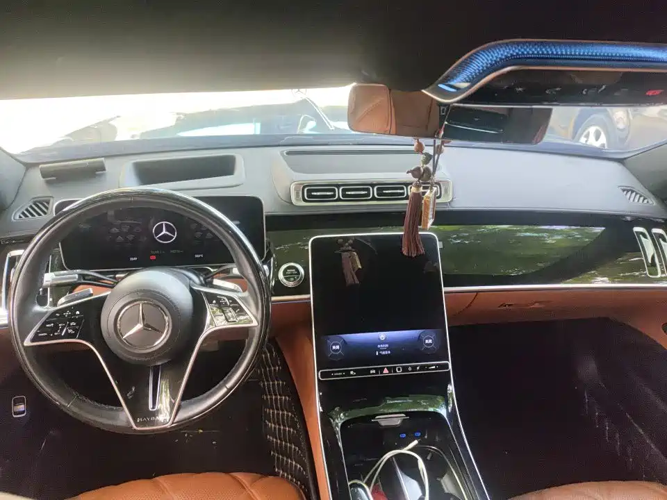 Photo 6 - Mercedes-Benz Maybach S-Class