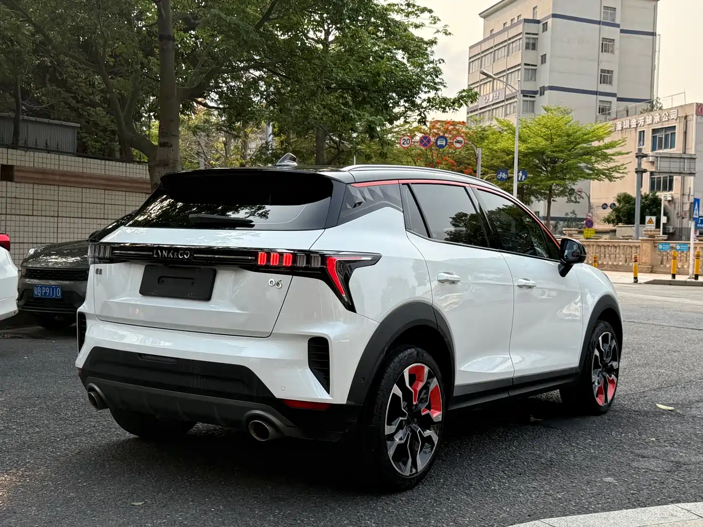 Lynk & Co 06 2020 1.5T Halo фото 7