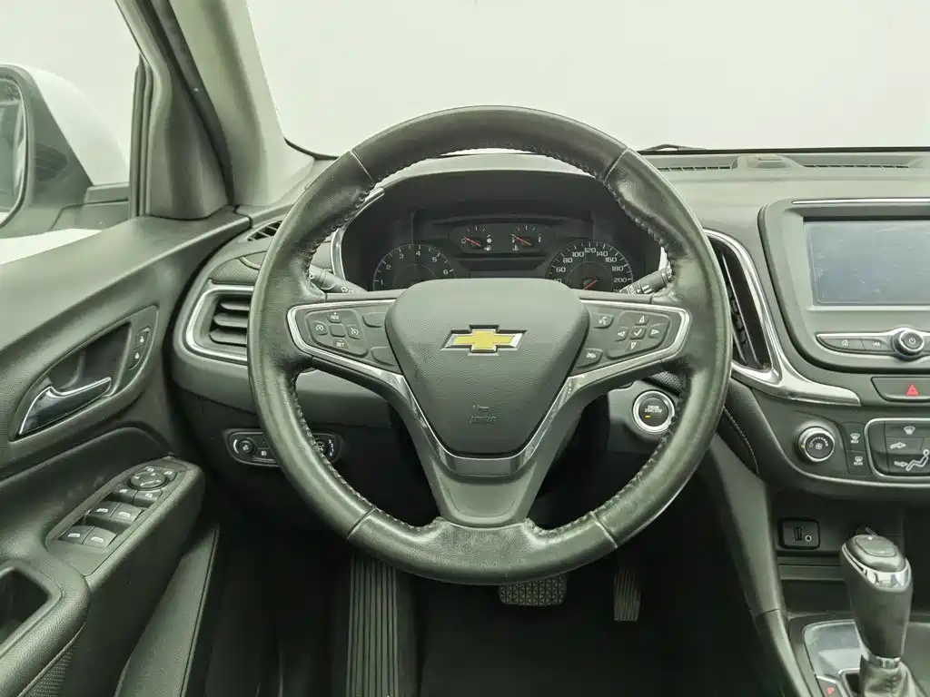 Фото 11 - Chevrolet Equinox