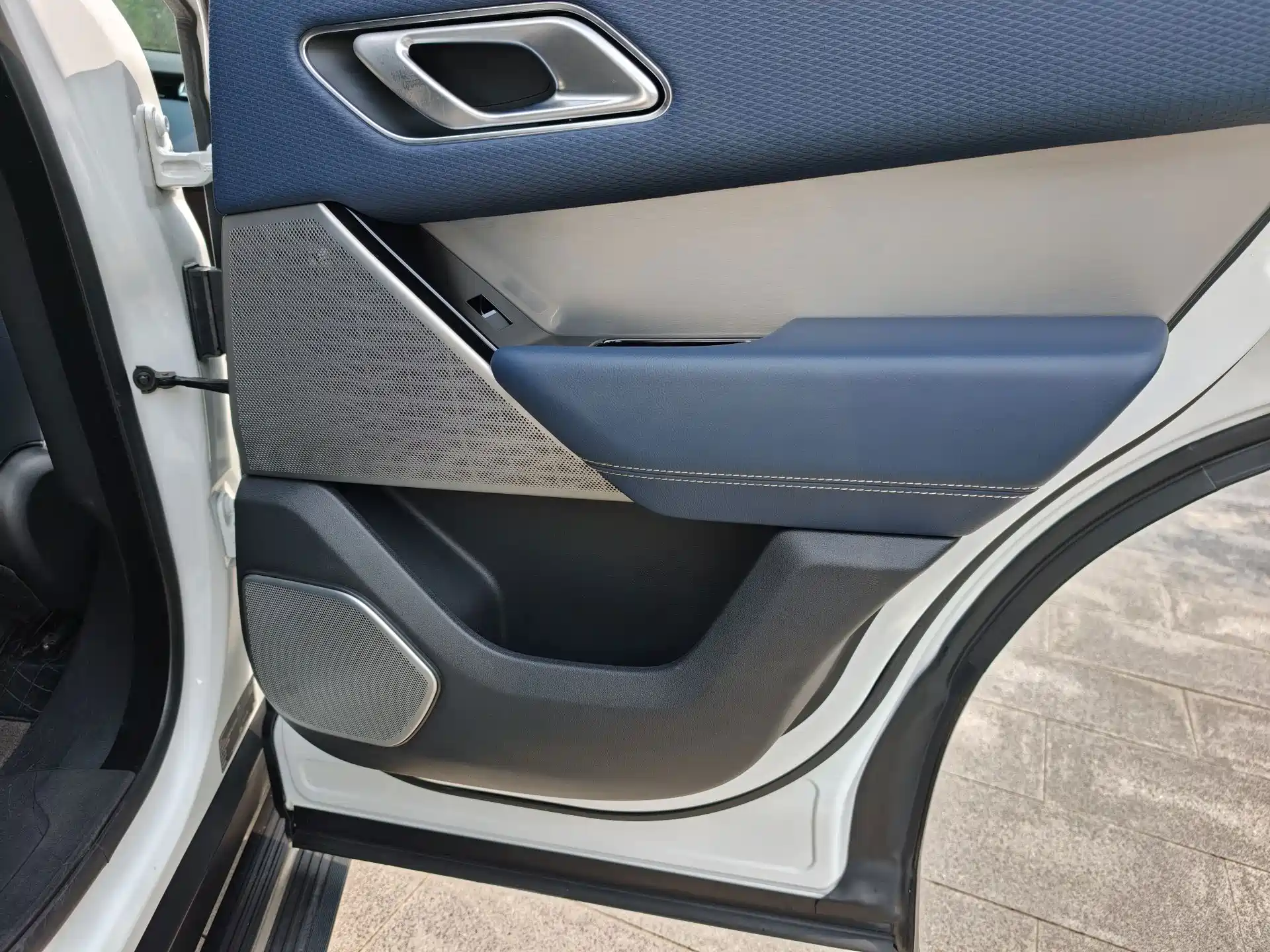 Фото 22 - Land Rover Range Rover Velar