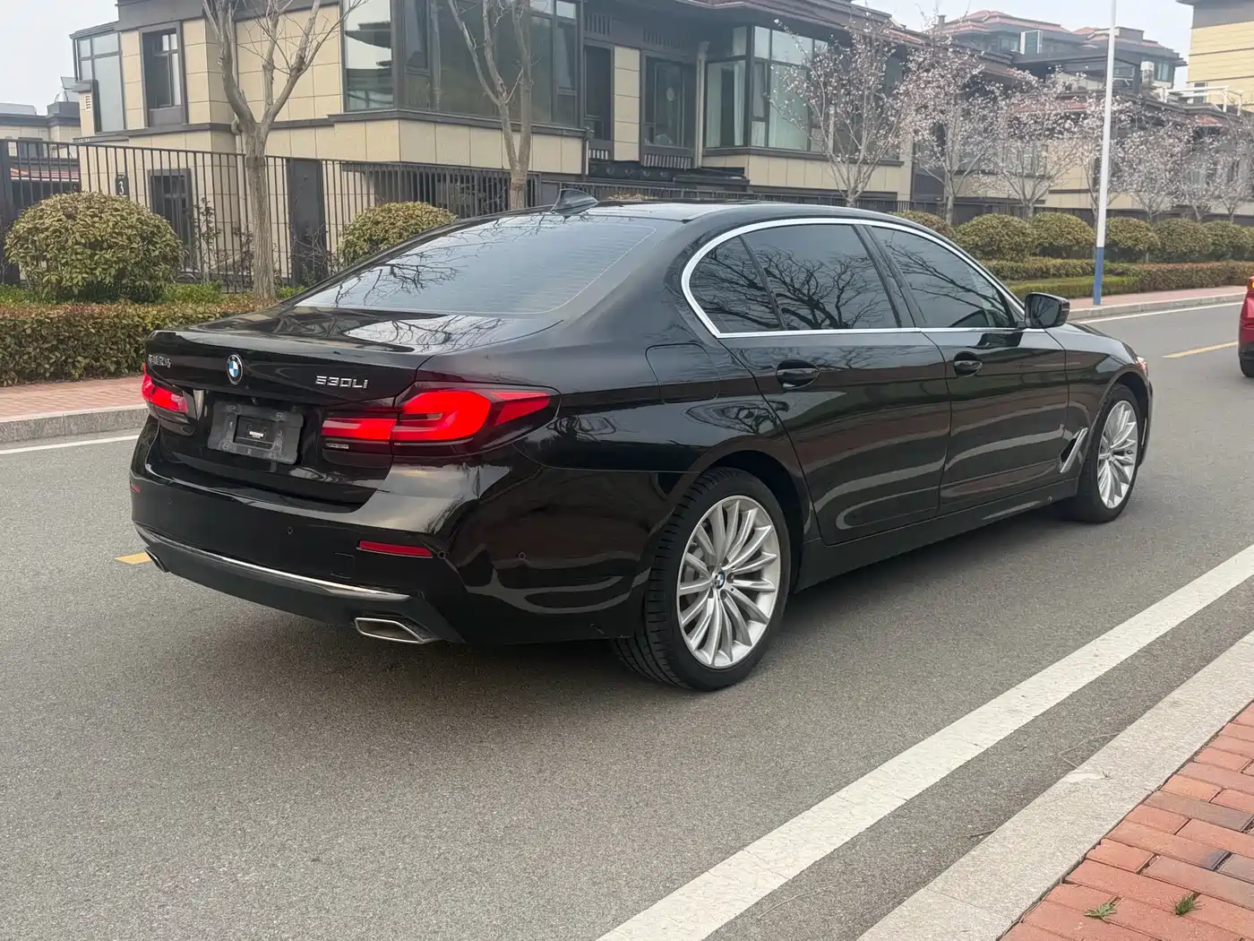 BMW 5 SERIES
