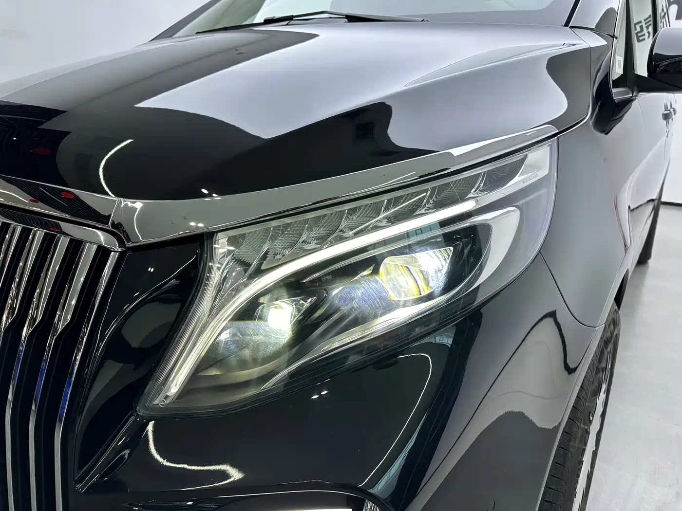 Mercedes-Benz V-Class 2026 2021 V 260 L Long Wheelbase Premium Edition