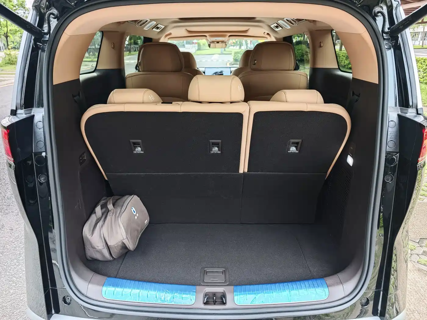 Denza D9 2026 2025 DM-i Smart Driving Edition 1020 AWD Flagship