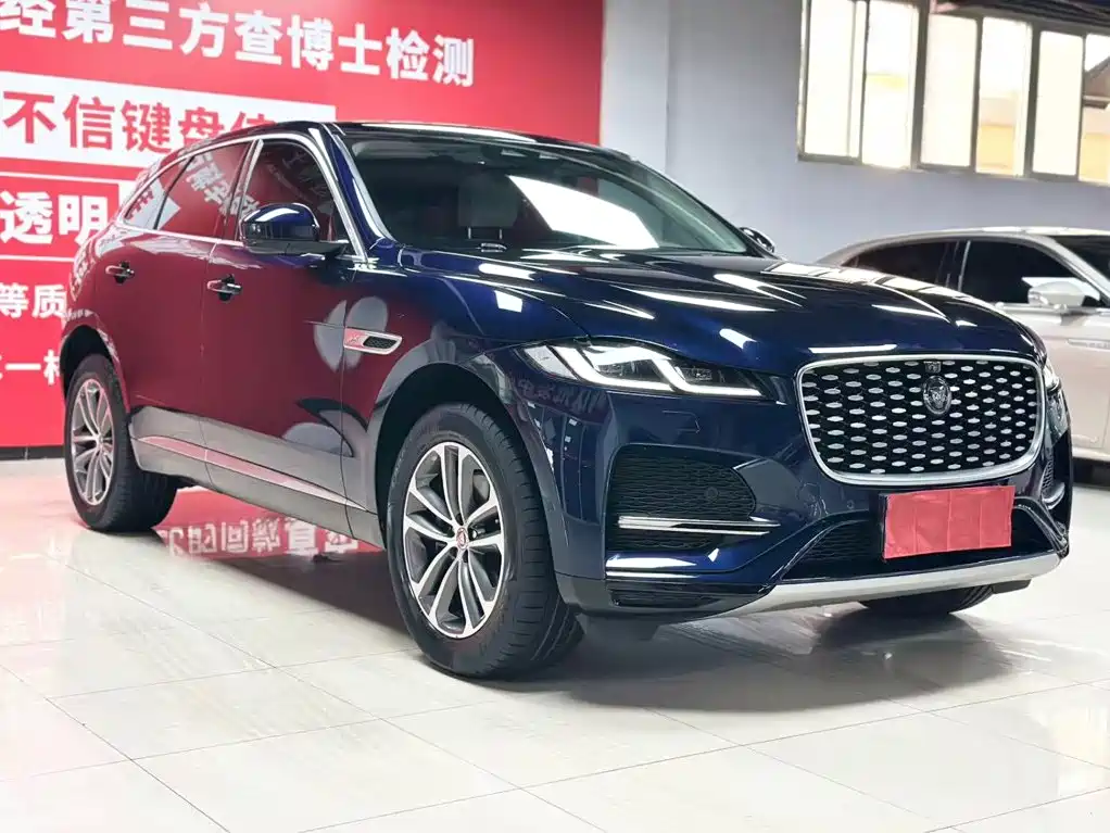 Фото 3 - Jaguar F-PACE