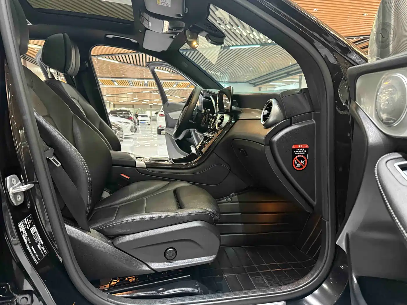 MERCEDES-BENZ GLC