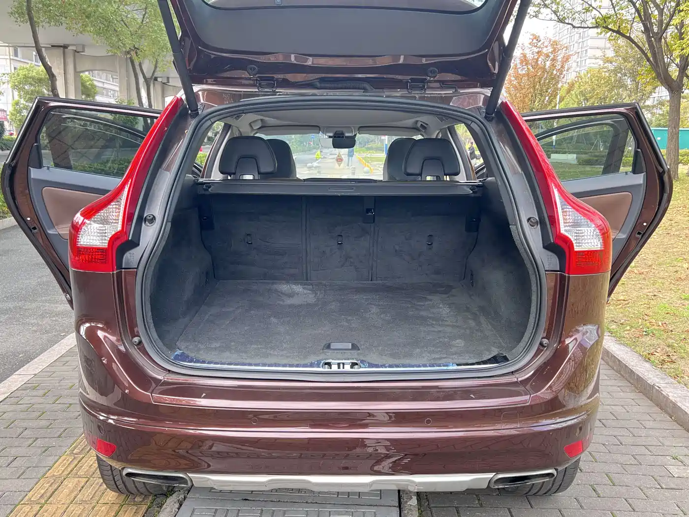 Volvo XC60 (Import) 2014 2015 T6 Momentum