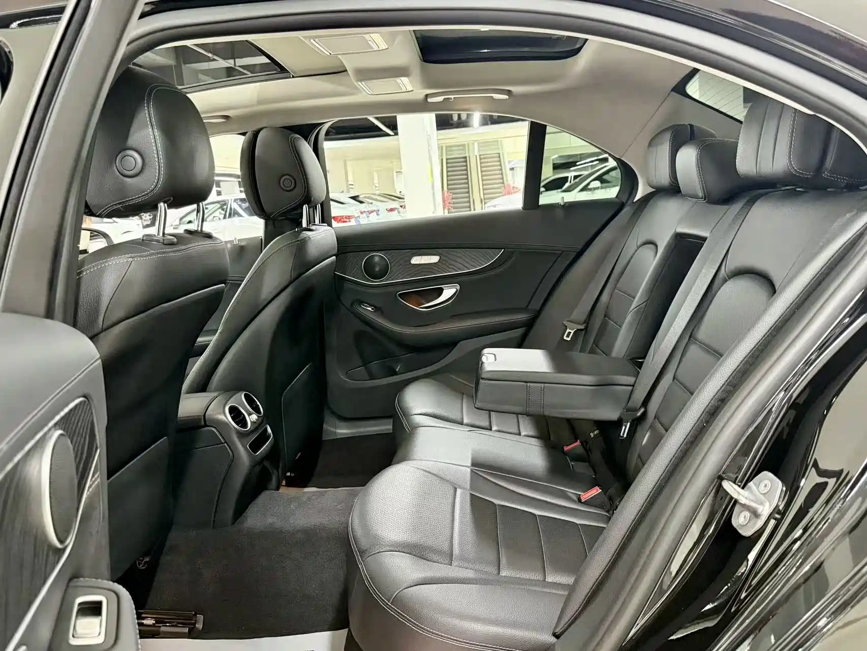 Фото 7 - Mercedes-Benz C-Class
