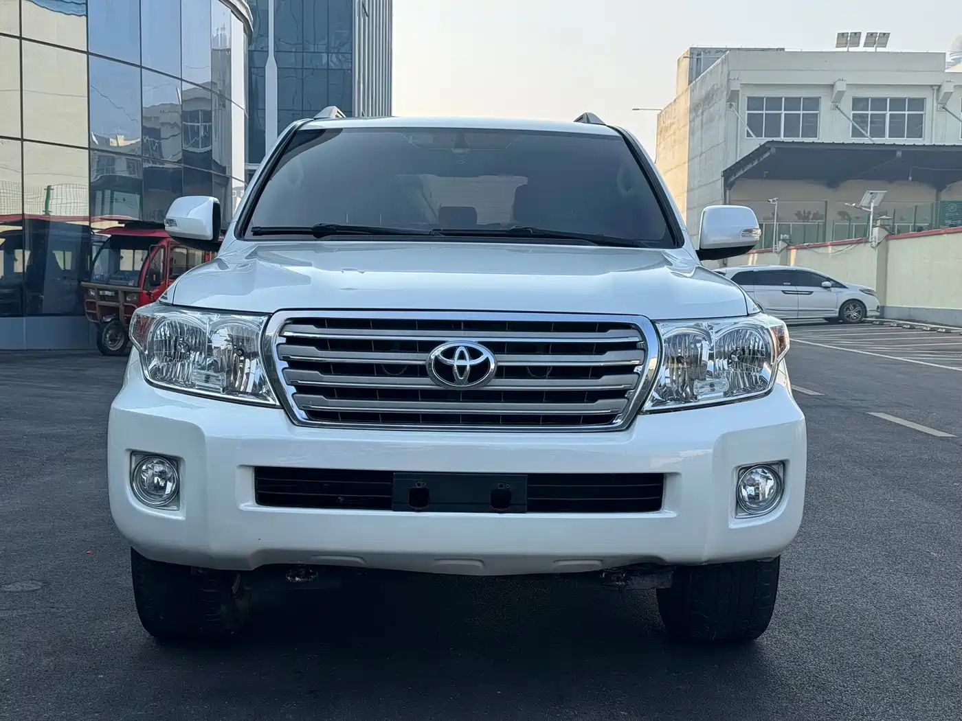 Toyota Land Cruiser (Import) 2015 4.0L V6 Middle East Limited Edition фото 2