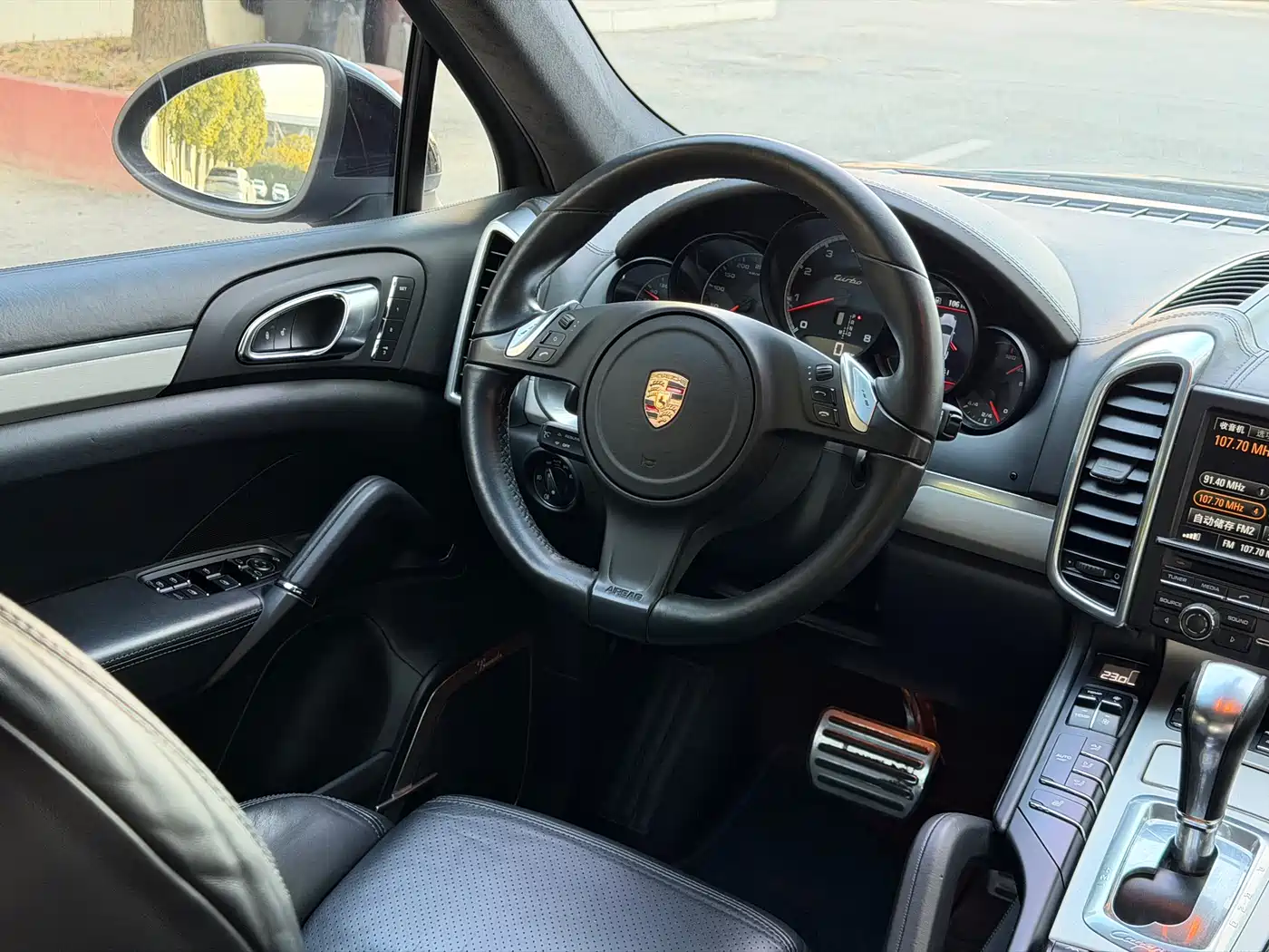 Porsche Cayenne 2011 Cayenne Turbo 4.8T фото 17