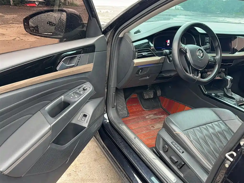 Фото 10 - Volkswagen Passat