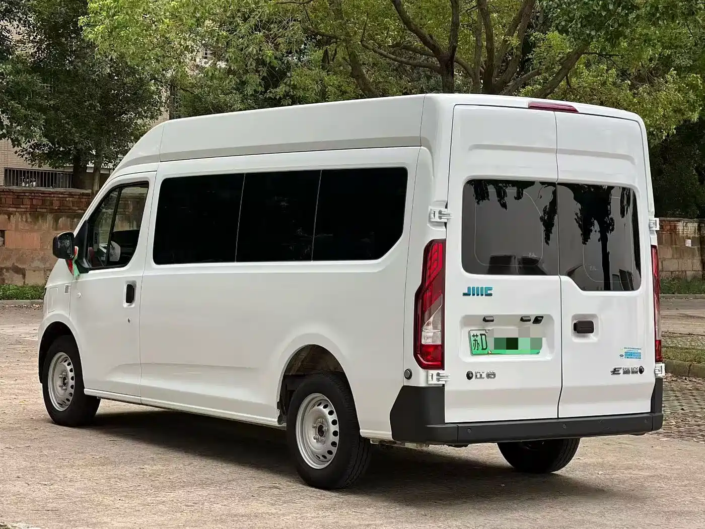 Jiangling E-Fushun 2026 2025 Model Bright Window Version 77kwh Medium Wheelbase Medium Roof