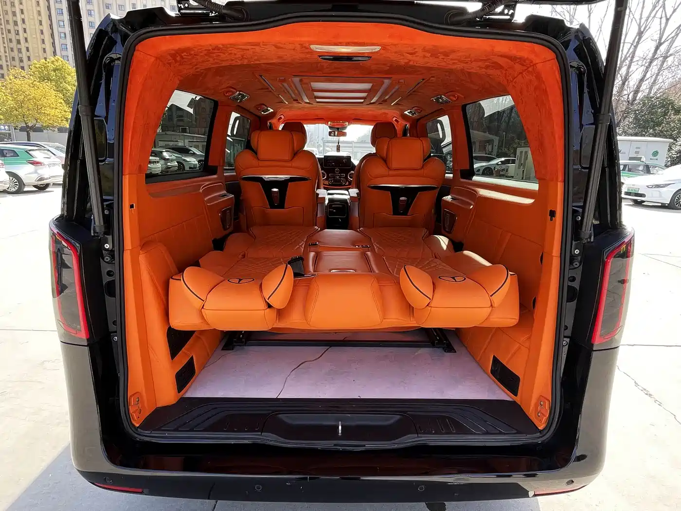 Mercedes-Benz Vito 2023 2.0T Business 7-Seater фото 10