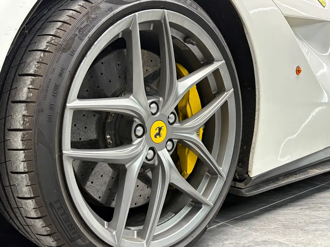 Ferrari F12berlinetta 2014 2013 6.3L Standard
