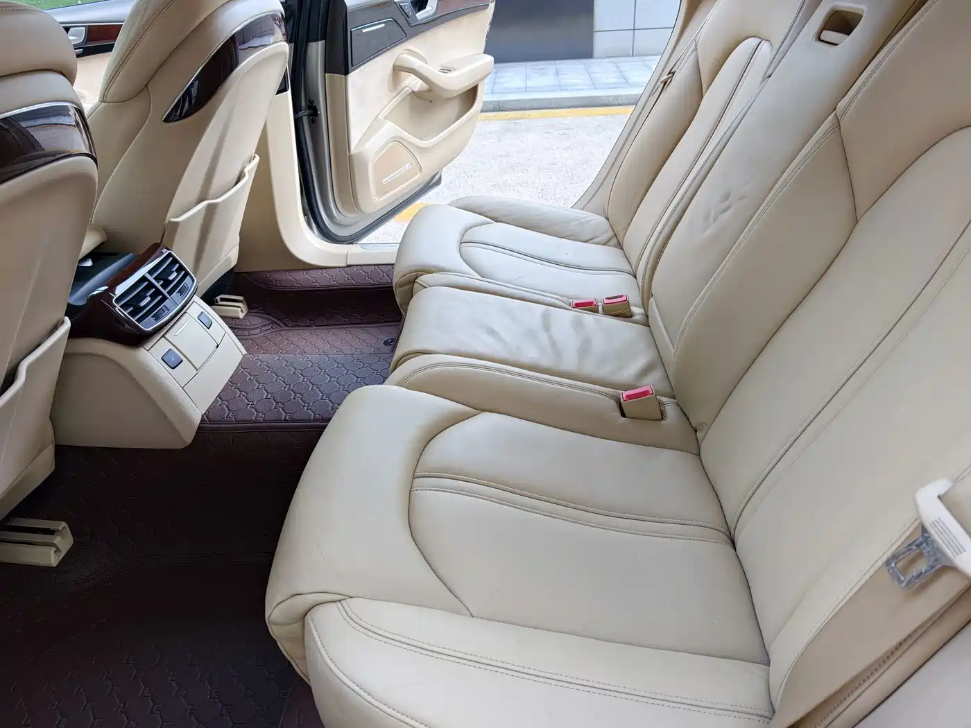 Фото 8 - Audi A8