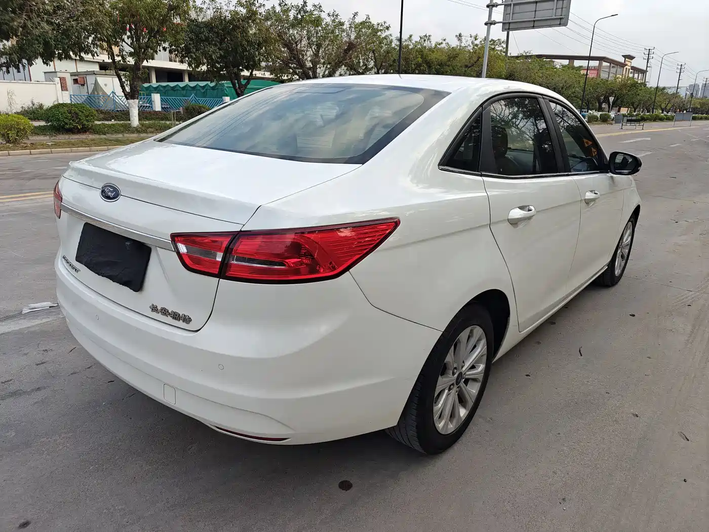 Ford Escort 2015 2015 1.5L Automatic Fashion