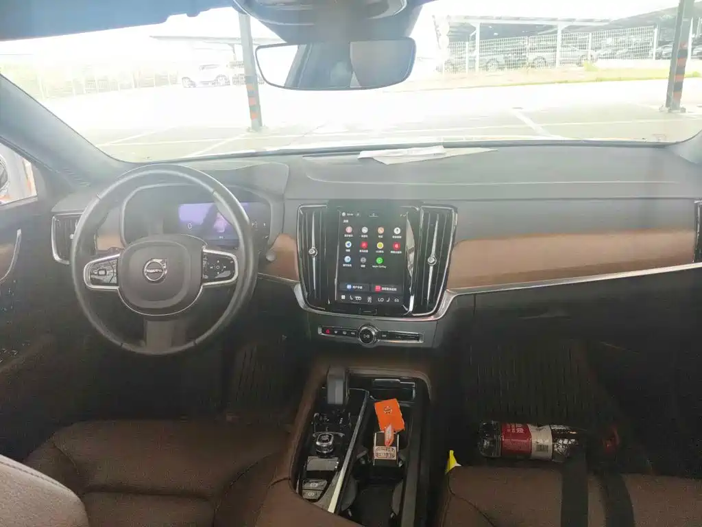 Фото 12 - Volvo S90
