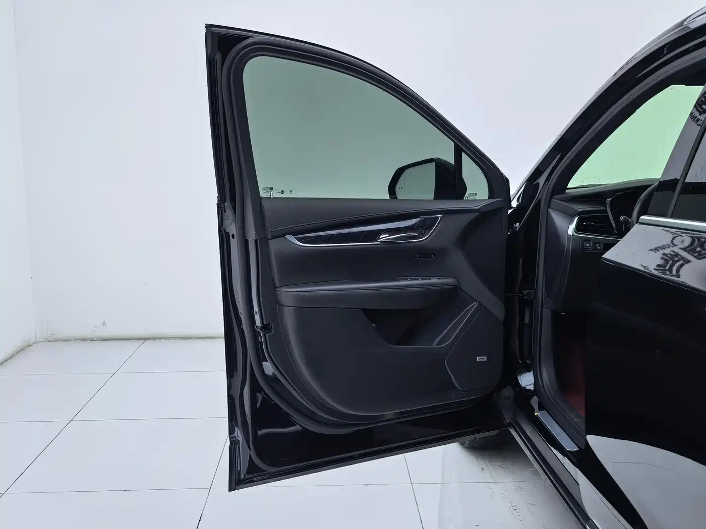 Photo 26 - Cadillac XT6