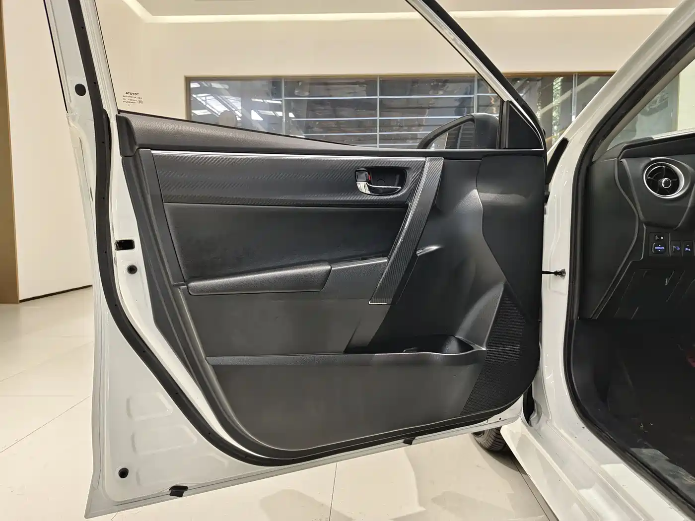 Toyota Levin 2018 185T CVT Luxury Edition фото 21