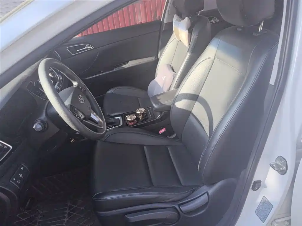Hyundai Mistra 2014 1.8L Auto Smart GLS фото 8