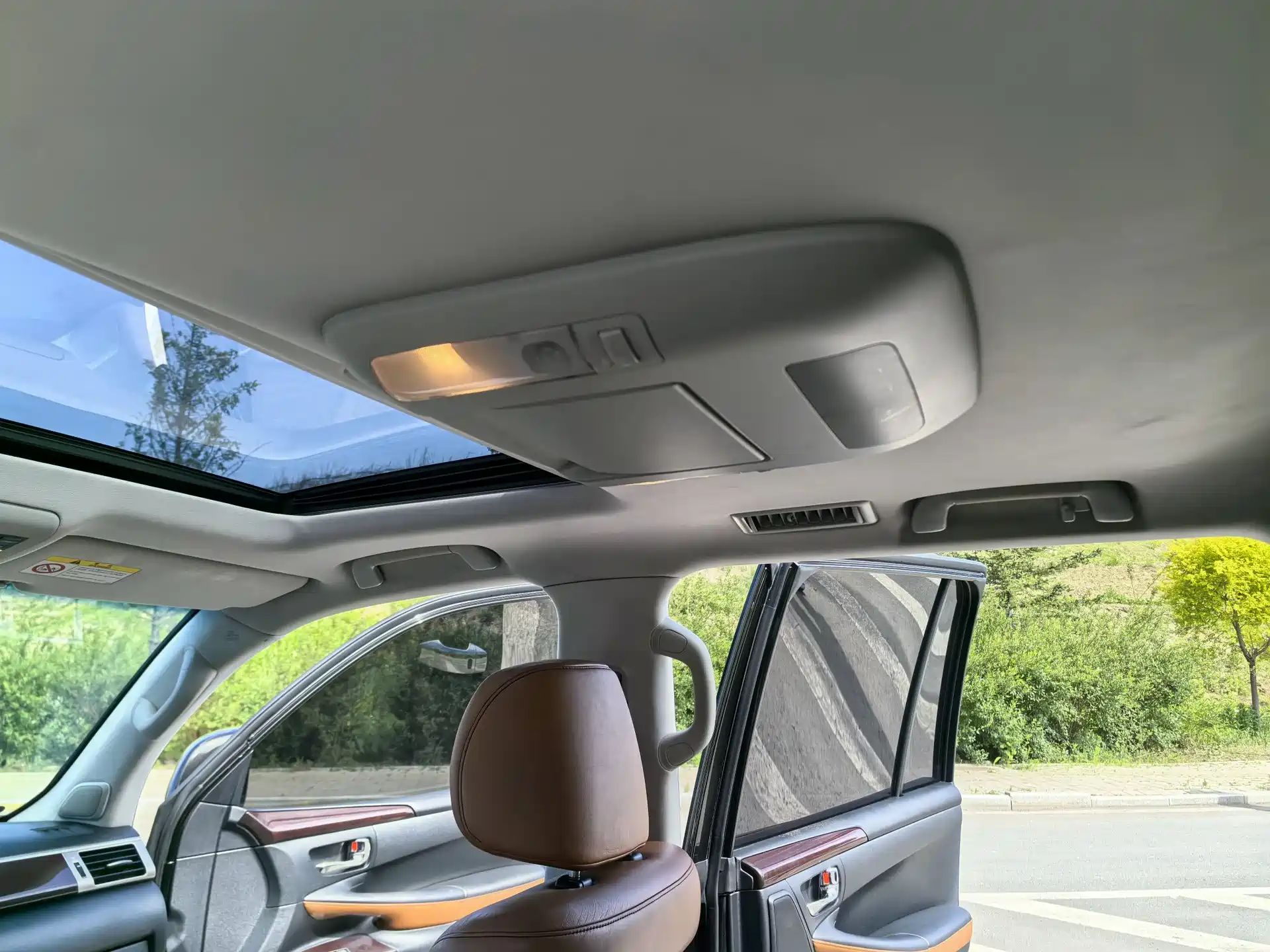 Фото 13 - Lexus LX
