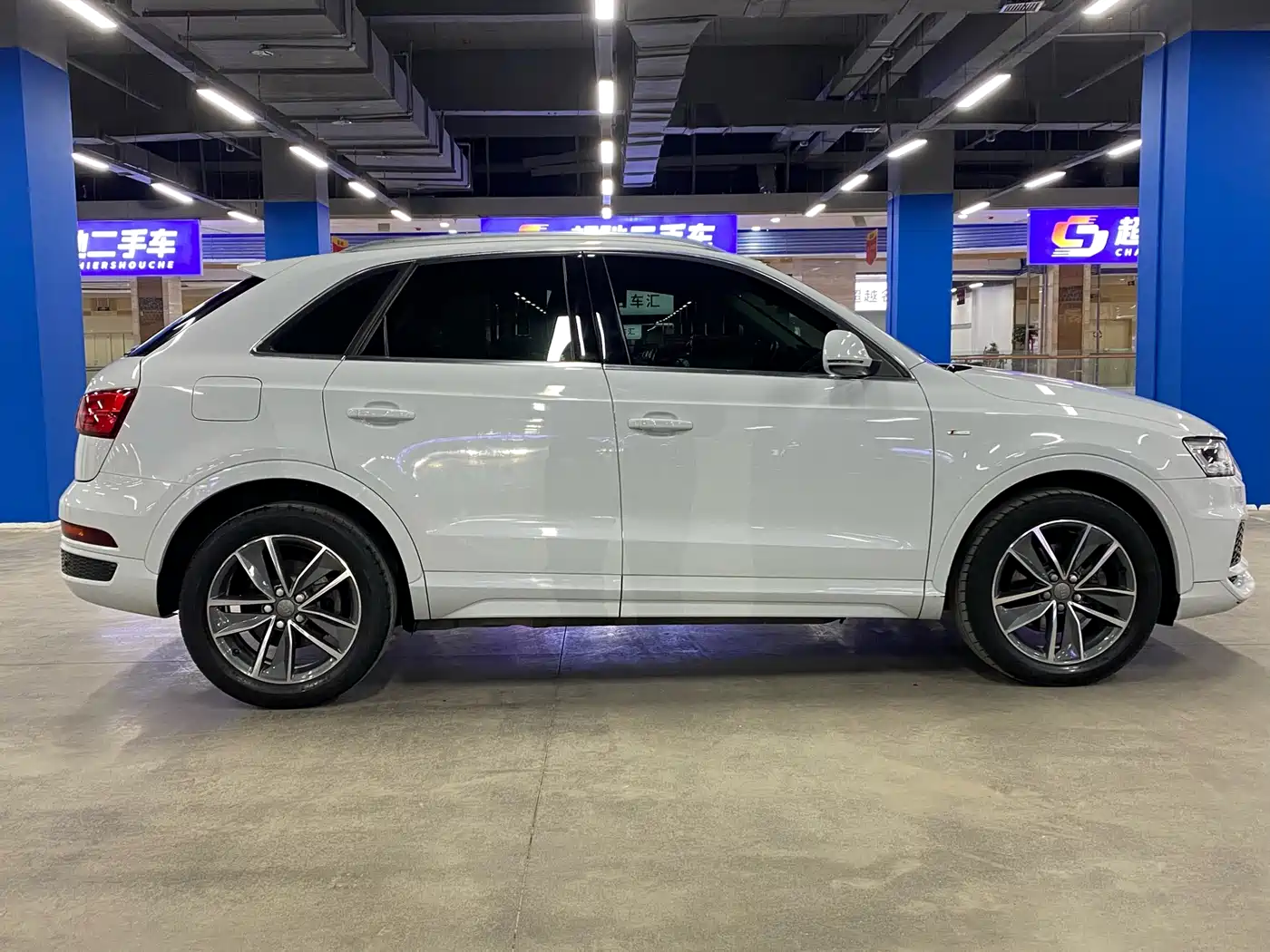 Фото 4 - Audi Q3