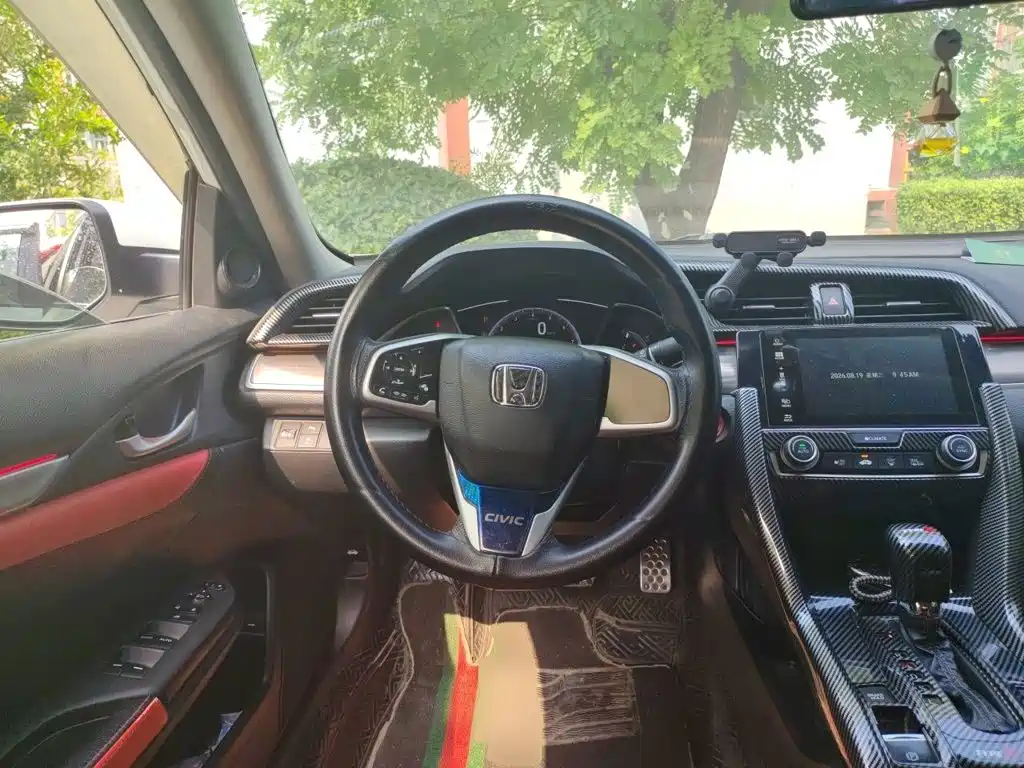 Фото 11 - Honda Civic