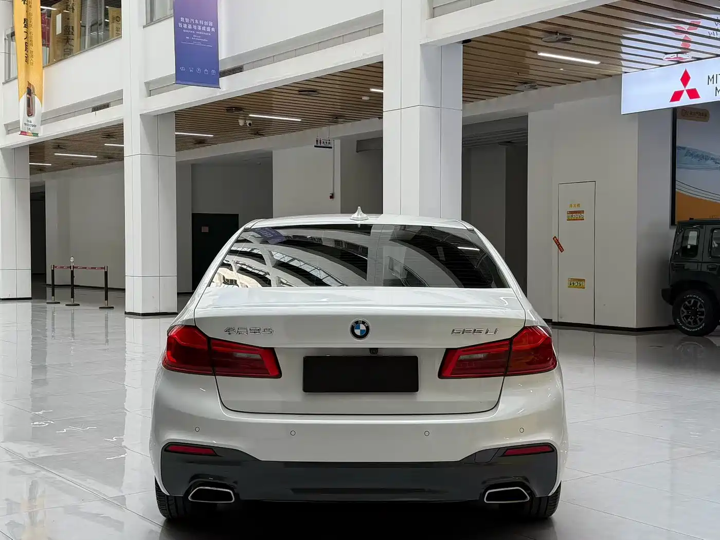 BMW 5 Series 2020 525Li M Sport Package фото 3