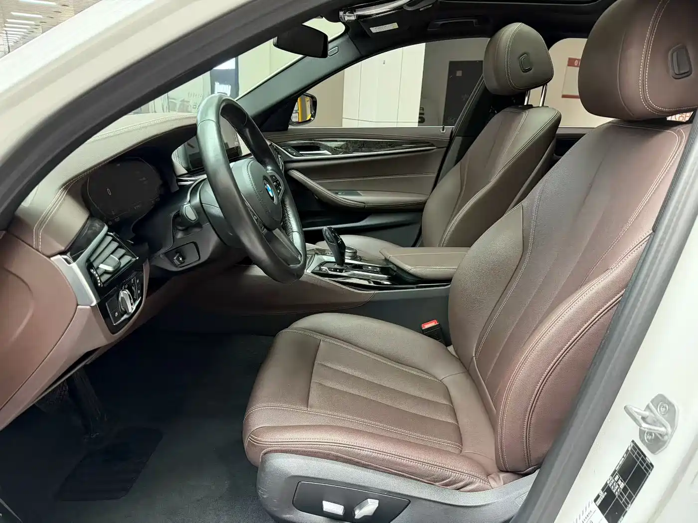 BMW 5 Series 2020 525Li M Sport Package фото 8