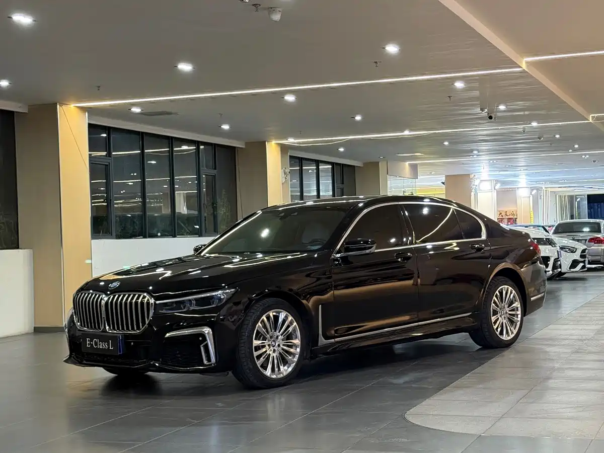 صورة 3 - BMW 7 Series