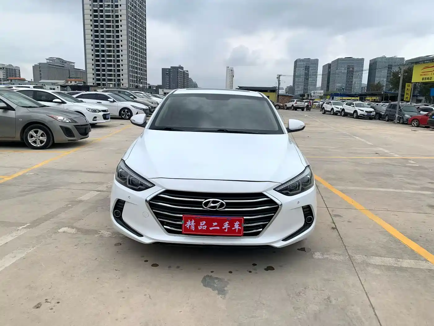 Hyundai Elantra 2016 1.6L Auto Smart·Luxury Edition фото 2