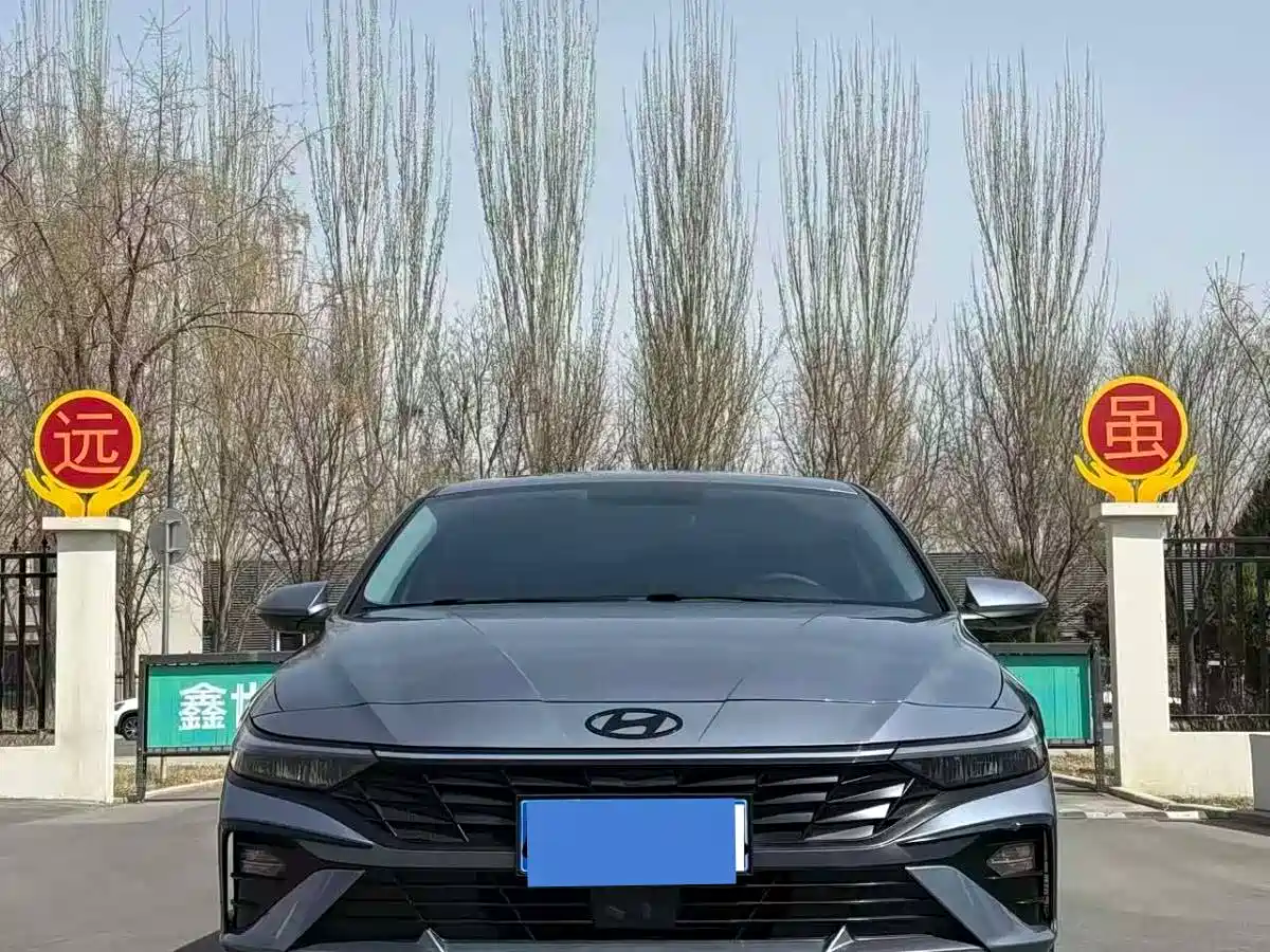 HYUNDAI ELANTRA