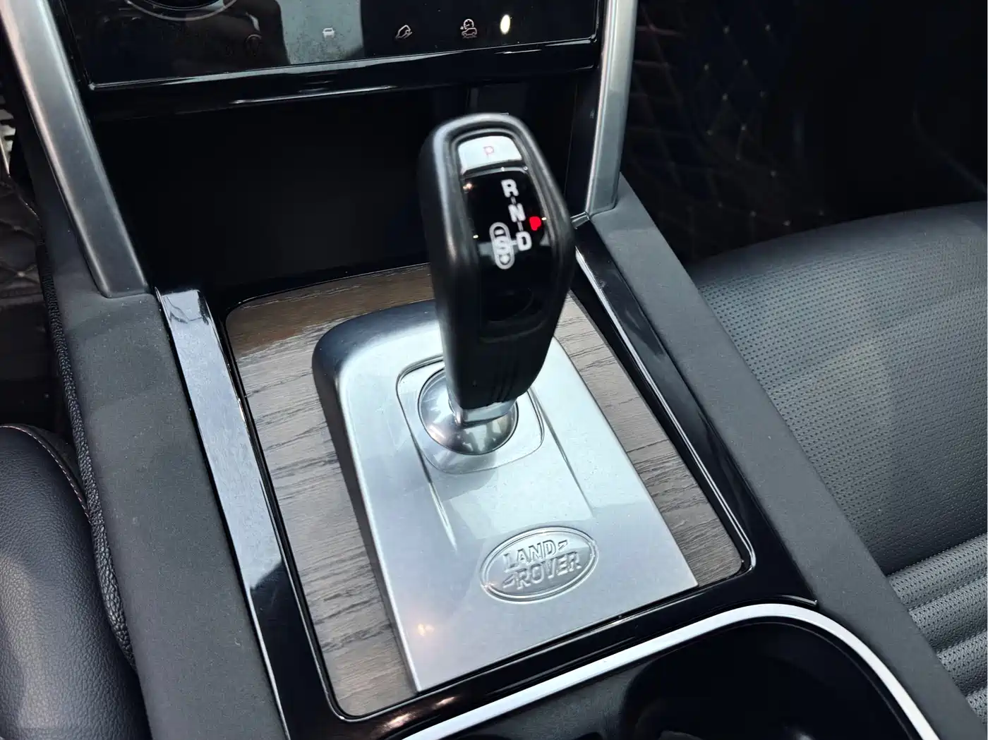 LAND ROVER DISCOVER SPORTS