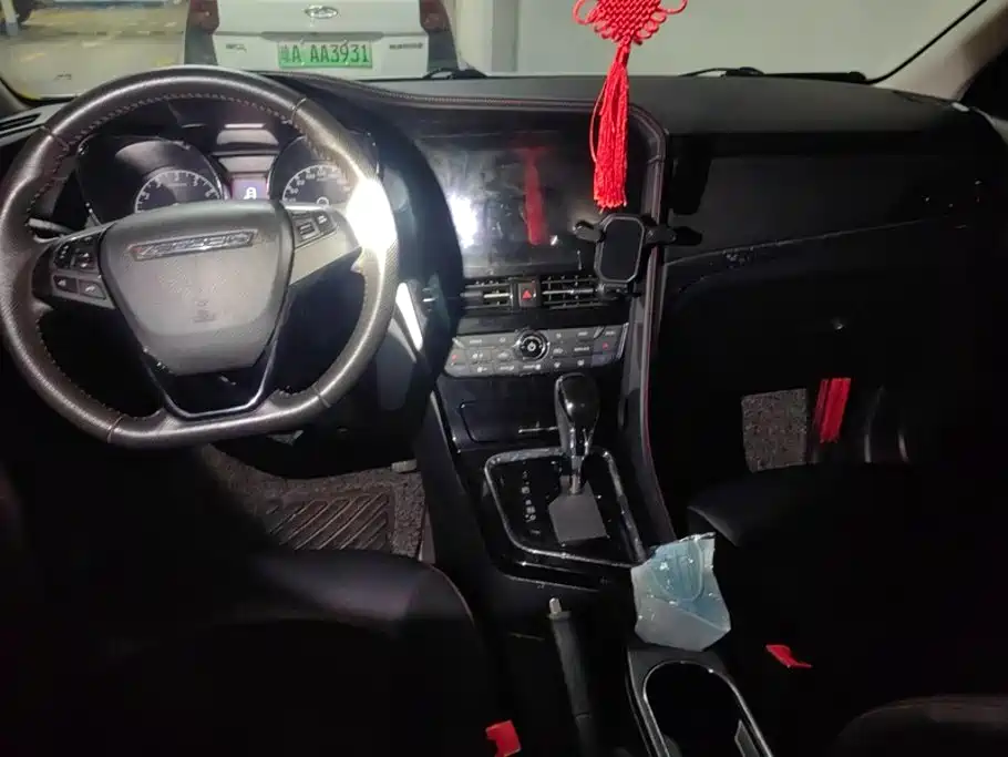 Venucia T70 2019 2019 2.0L CVT Smart Enjoy Edition China V