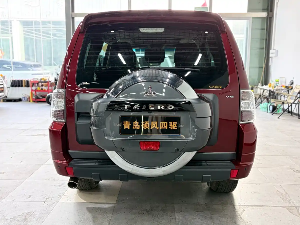 Фото 4 - Mitsubishi Pajero (Import)