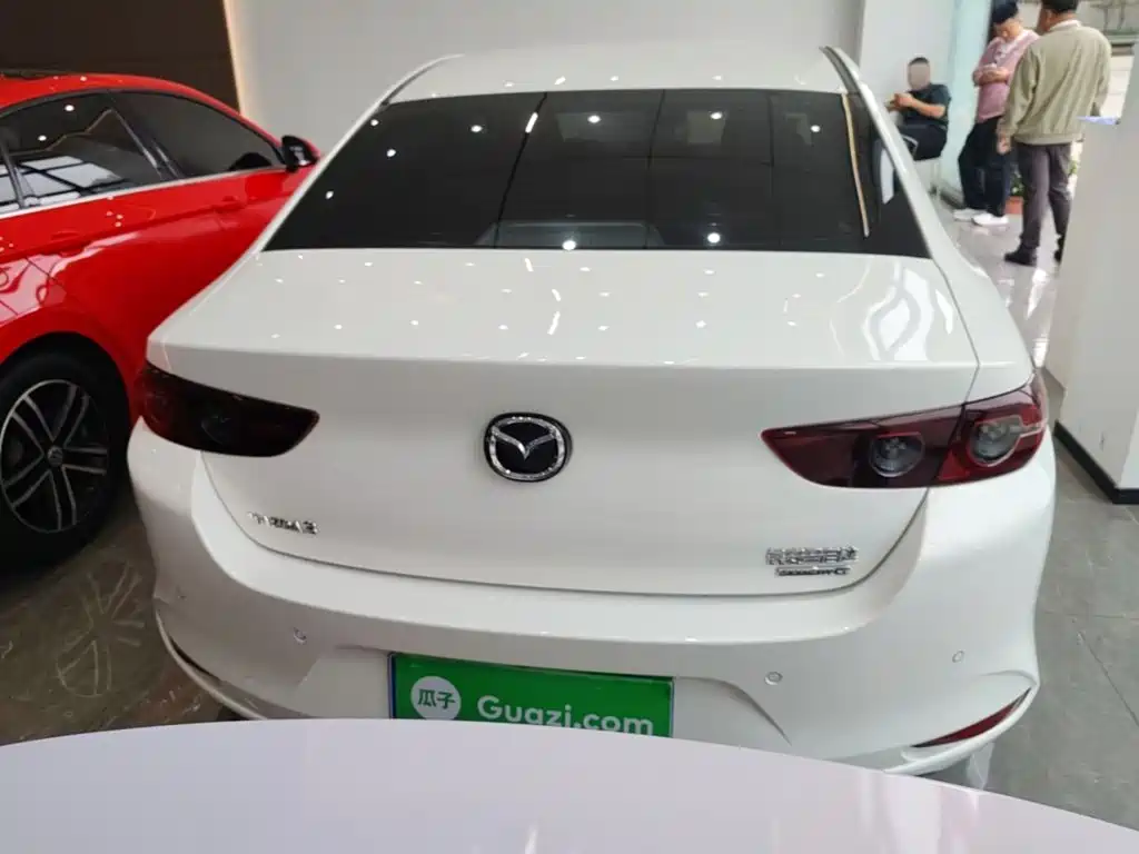 صورة 6 - Mazda Mazda 3