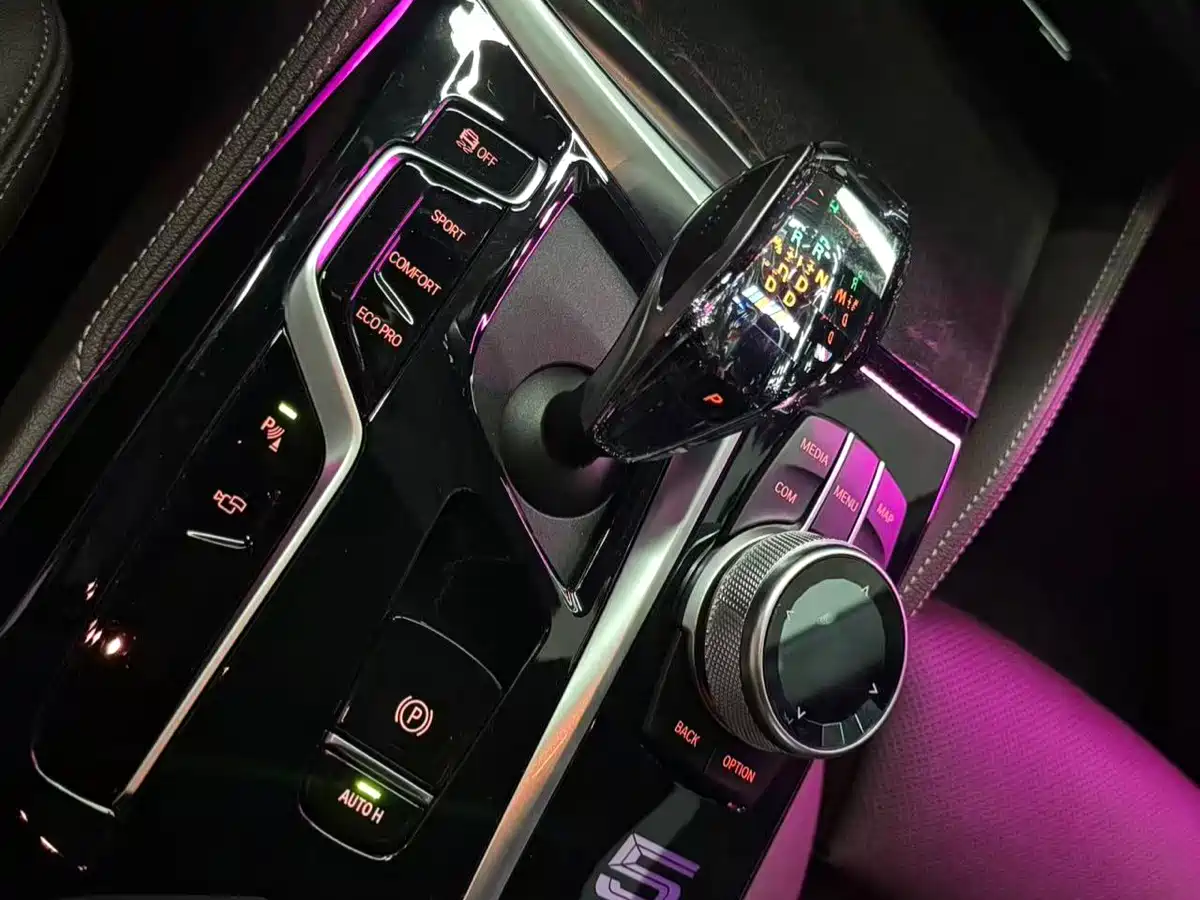 BMW 5 Series 2022 530Li Exclusive M Sport Package фото 19