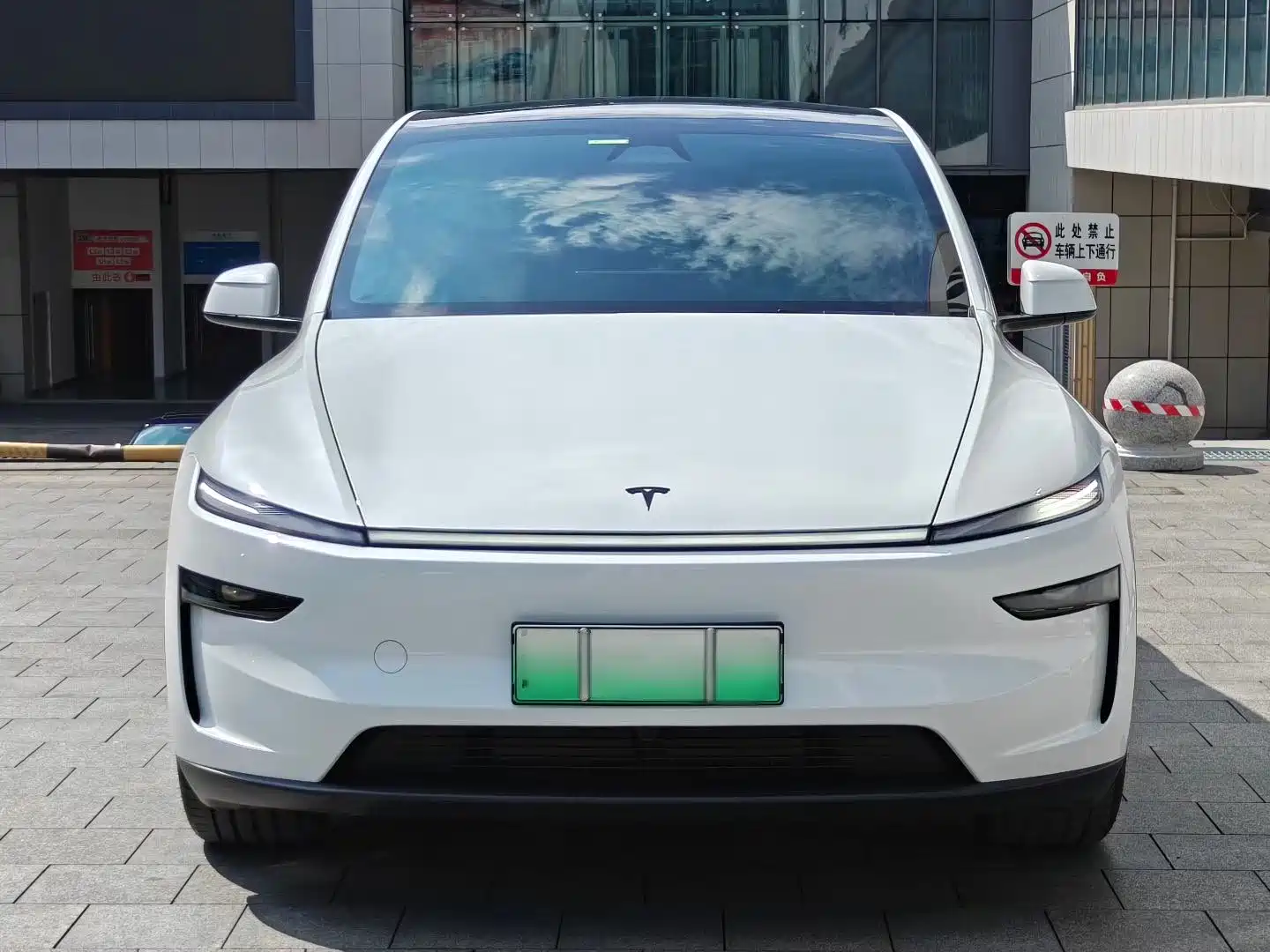 Фото 2 - Tesla Model Y