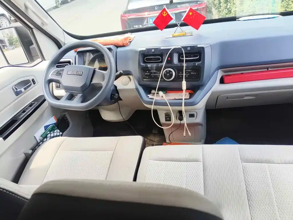 SRM Xinyuan Xinyuan E3 2026 2025 Model Fudi 310KM Utility Passenger