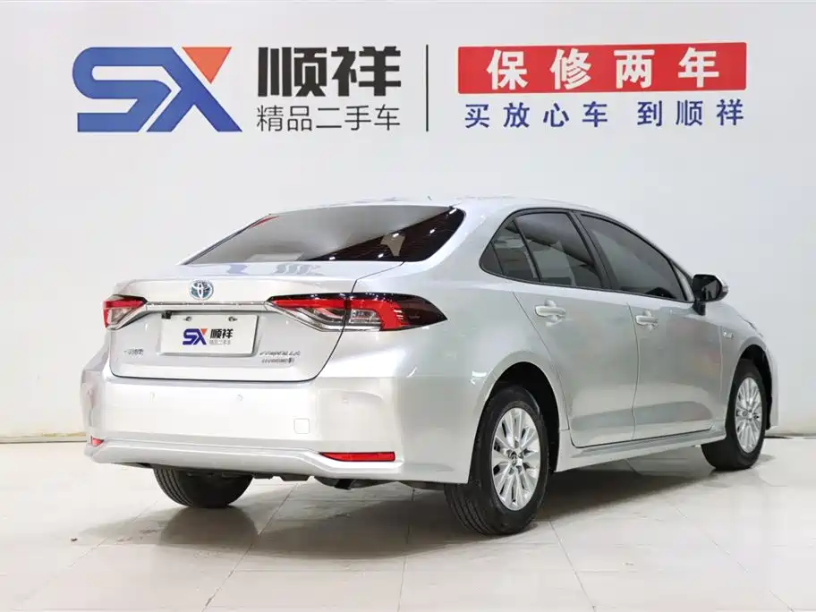 Toyota Corolla 2021 Hybrid 1.8L E-CVT Pioneer Edition фото 4