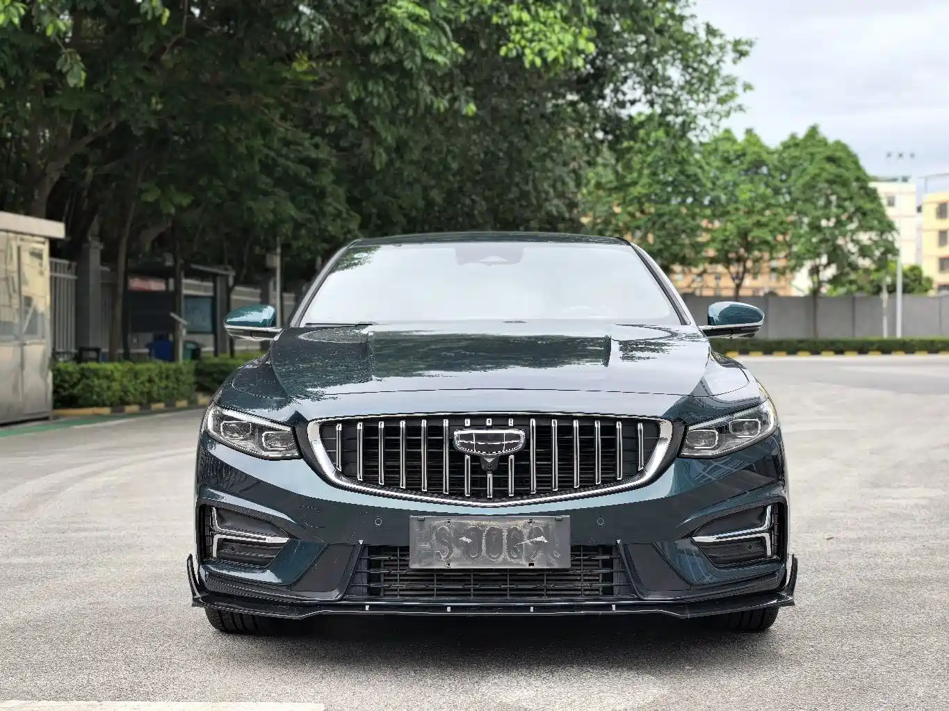 Фото 2 - Geely Preface