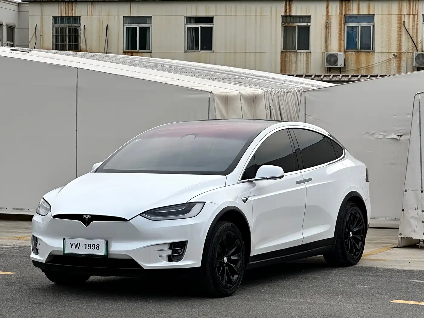 TESLA MODEL X