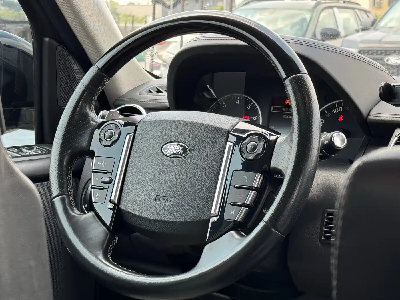 Land Rover Discovery 2014 3.0 SC V6 XXV Edition фото 15