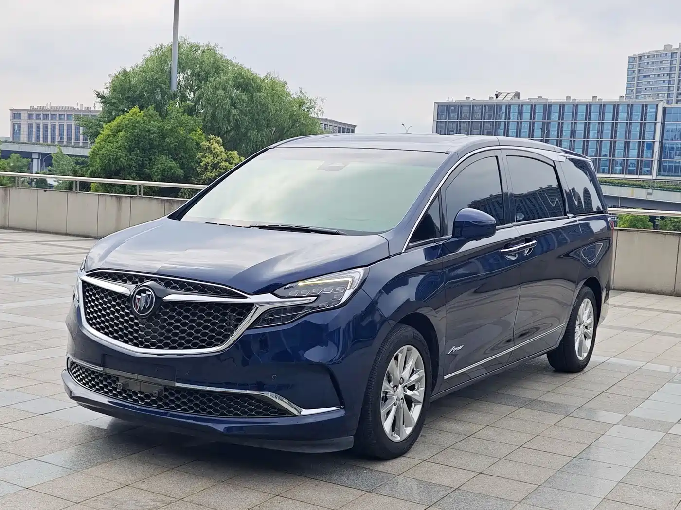 Фото 1 - Buick GL8