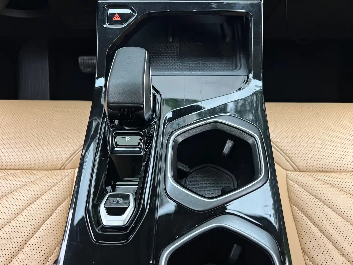 Geely Boyue L 2022 2023 1.5TD DCT Premium