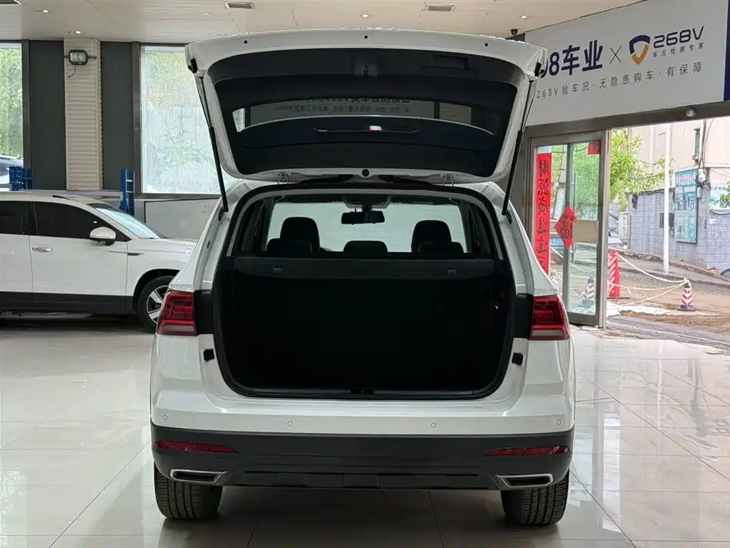 Фото 23 - Volkswagen Tharu