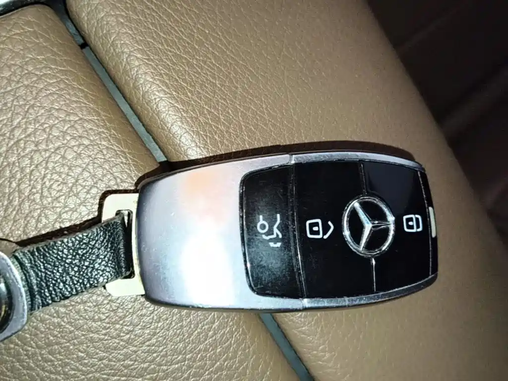 Фото 9 - Mercedes-Benz E-Class