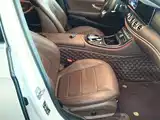 Фото 25 - Mercedes-Benz E-Class
