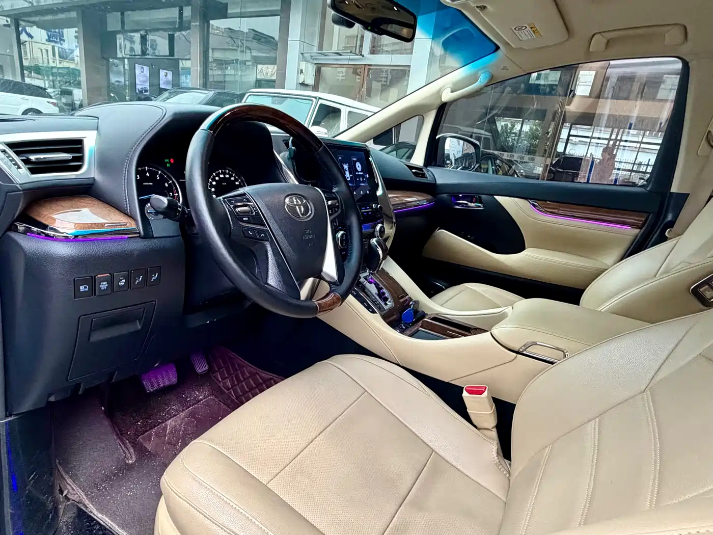 Toyota Alphard 2015 3.5L Premium Edition фото 4