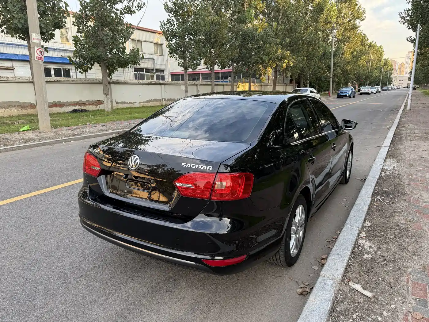 صورة 4 - Volkswagen Sagitar